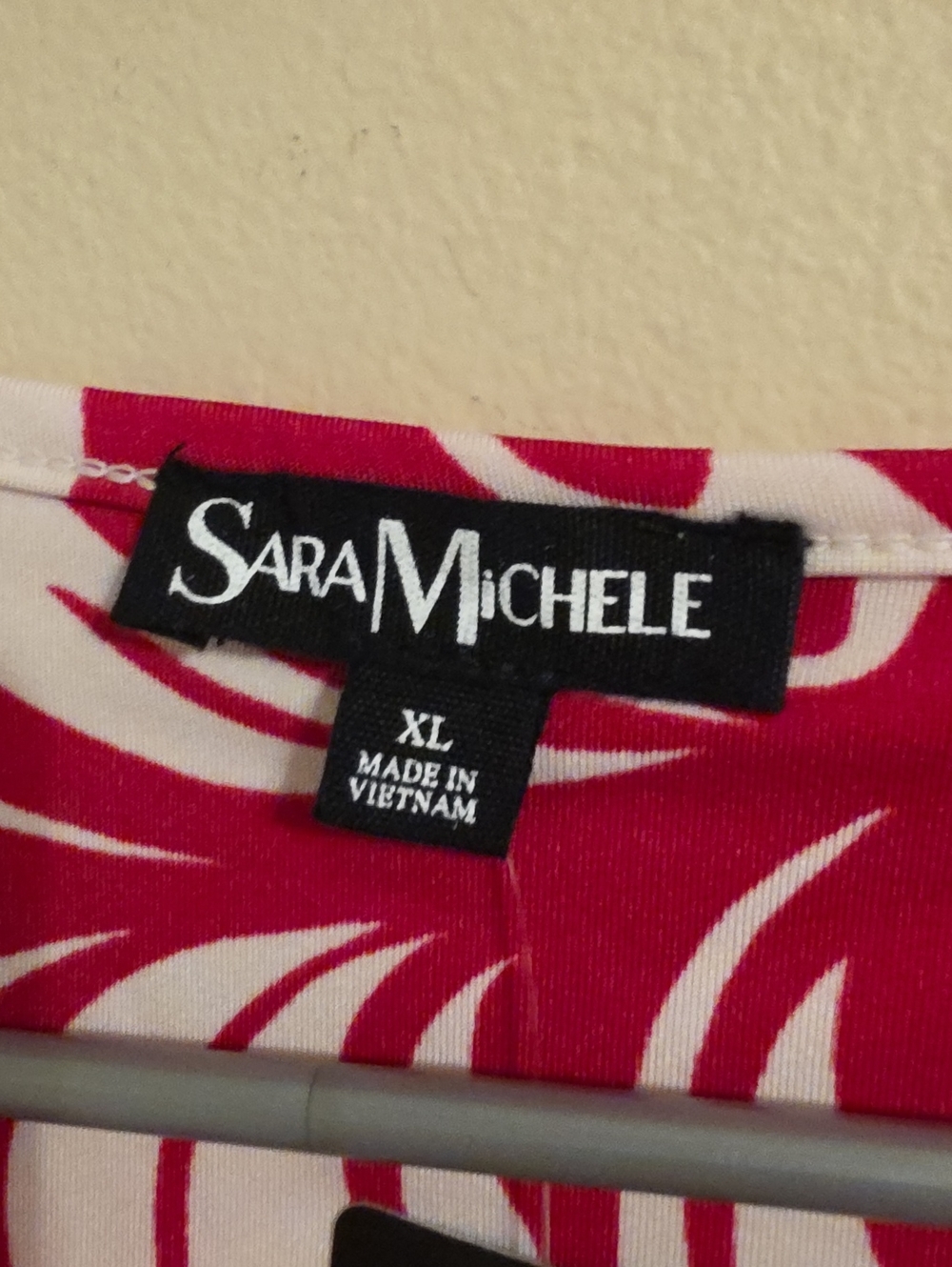 Sara Michelle Pink and White Patterned Short Sleeve Blouse. NWT - Picture 3 of 6